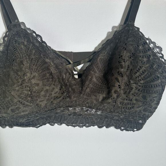 Green Lace Bralette with Wide Straps - Picture 3 of 4